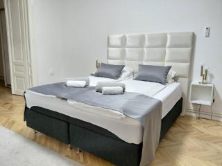 The Grand Central Apartment - 2