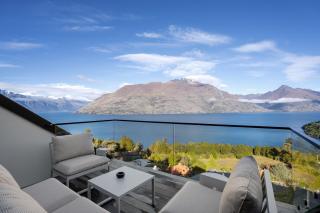 Contemporary 7 Bedroom House with Stunning View - Queenstown - 1