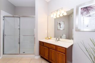 Magnificent 2 Bedroom Apt Vista Cay Resort 107 - 2