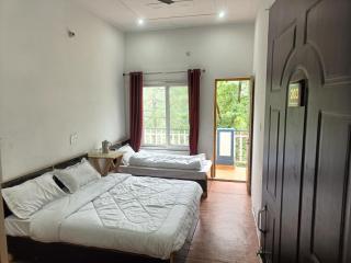 Hotel YAMUNA RIVERFRONT - 8