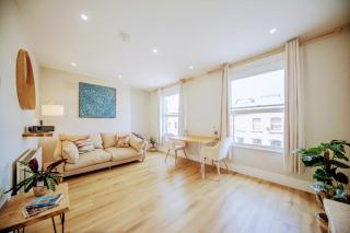 Bright & Stylish 2BR Flat in Trendy Newington Green, London - Londra - 0