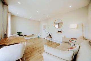 Bright & Stylish 2BR Flat in Trendy Newington Green, London - 1