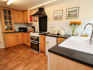 Eskdale View, 5 Hollins Cottages - 2