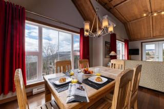 Condo 120H - Nature Retreat with River Views - Petite-Rivière-Saint-François - 8