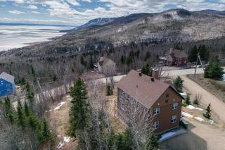 Condo 120H - Nature Retreat with River Views - Petite-Rivière-Saint-François - 1