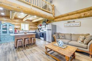 Explore Uintah Basin Rustic Cliff Cabin with Loft - - 7