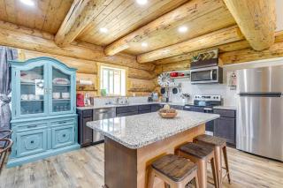 Explore Uintah Basin Rustic Cliff Cabin with Loft - - 8