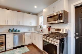 Charming Baltimore Getaway - 5 Miles to Downtown! - Baltimore - 3