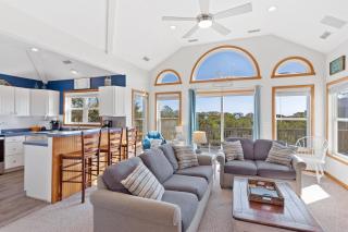 1604 - Back at the Banks - Corolla - 3