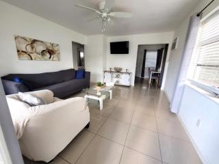 Sophisticated Dania Beach Suites Near the Beach - 3