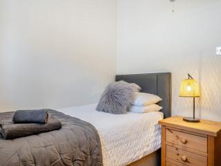 2 bed in Godshill IC085 - Godshill - 1