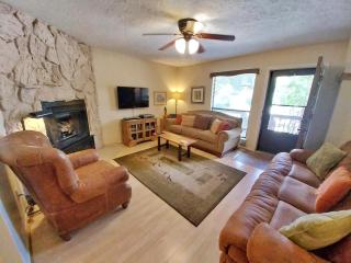 Valley Condo 126 - Creekside - WiFi - Hot Tub - Fireplace - Washer - Dryer - Playground - 5
