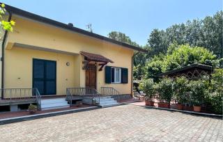 Gorgeous Home In Poveromo With Wifi - 2