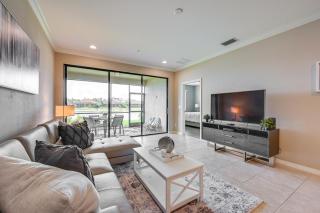 Chic Country Club Condo with Upscale Amenities - 8