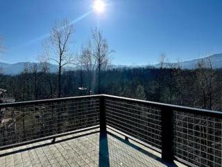 Seven Bears in the Woods -Modern-Luxury-Cabin--Hot Tub-Game Room - 8