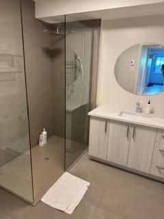 private apartment 2nd bed extra twenty dollars cash - Pointe-Claire - 6