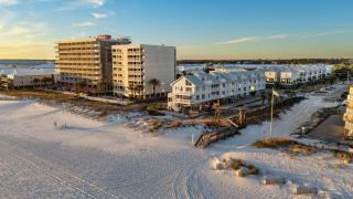 Beachfront - 2 Bedrooms - Big Screen TV - Gulf Shores - 5