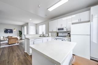 3BD 2BA in Marina del Rey with Pool Gym and Parking! - Los Angeles - 1