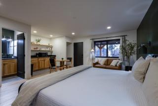 TimberLodge Inn - 1