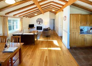 Great Wood Lodges - Flaxton - 3