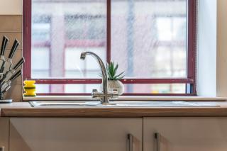 Leeds Stylish City Flat - Sleeps 8 - 2 mins to City Centre - 4