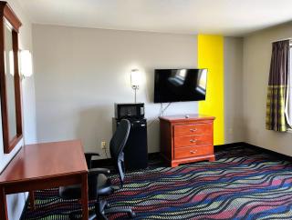 Super 8 by Wyndham Vincennes - Vincennes - 1