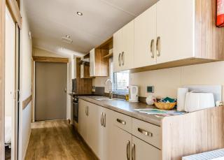 Riverside Holiday Village - - 3