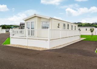 Riverside Holiday Village - - 1