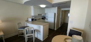 Coastal Views Spacious Beachfront Condo - Daytona Beach - 1