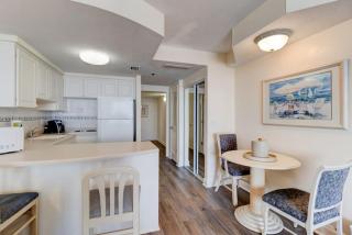 Coastal Views Spacious Beachfront Condo - Daytona Beach - 2
