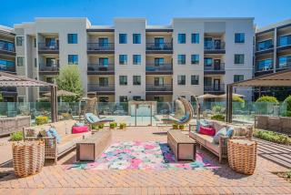 Charming 1BR in Uptown Biltmore Gym Pool Parking - Phoenix - 8