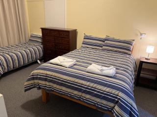 Bendemeer Hotel - - 4