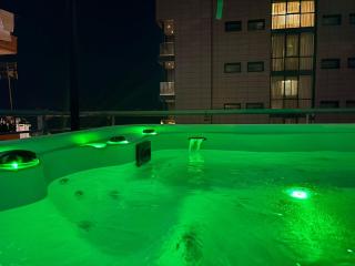 JAcuzzi Style Apartments - 1