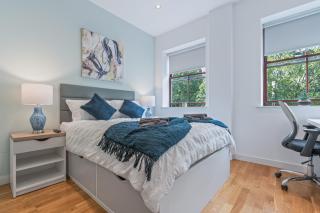 Leeds Stylish City Flat - Sleeps 8 - 2 mins to City Centre - Central Station - 9