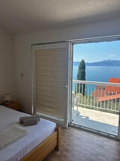 Apartments Tina - Brist - 0
