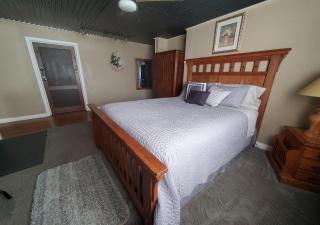 VIGILANTE INN Holliday - 9