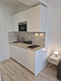 Studio à Bagneux avec terrasse privée, parking et climatisation payants - 1