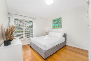 Hawthorn's Hidden Gem With Free WiFi & Carparking - 2