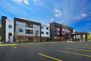 Courtyard by Marriott Traverse City - 7
