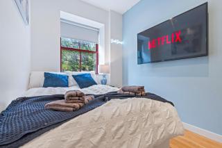 Spacious Central Leeds Flat - Sleeps 8 - View City Centre - Central Station - 0