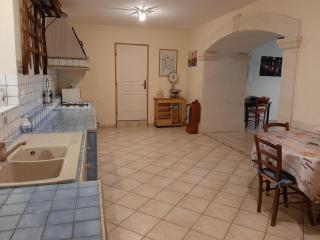 Gîte familial avec jardin, cheminée et équipements bébé – Bellevigne, Charente - FR-1-653-149 - 3