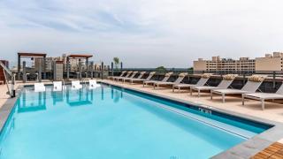 DT 2BR 2BA Luxe Suite Walkable Gym Pool Parking - Silver Spring - 7