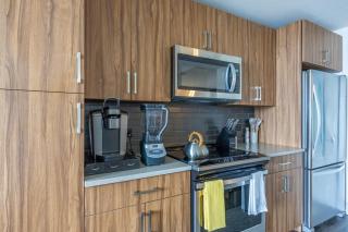 DT 2BR 2BA Luxe Suite Walkable Gym Pool Parking - Silver Spring - 4