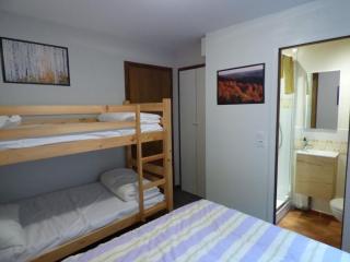 Chambre rénovée idéale pour 2 adultes et 2 enfants au Grand-Bornand - FR-1-458-232 - 9