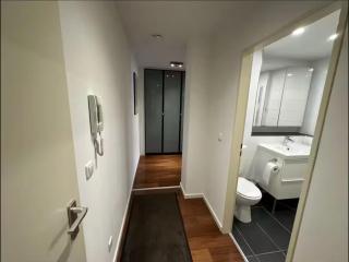 Quiet Retreat with Balcony in the Centre of Munich - 2