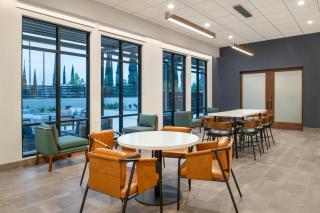 Courtyard by Marriott San Bernardino Loma Linda - 4