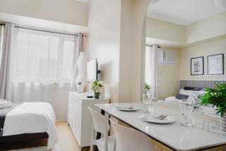 Cozy Suite with City View Near Roxas Night Market - 6