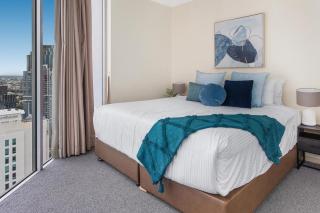 Central City Apt with King Bed, Pool, Gym and Sauna - 8