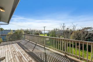 Serenity Lakehouse - Rotorua Holiday Home - 7