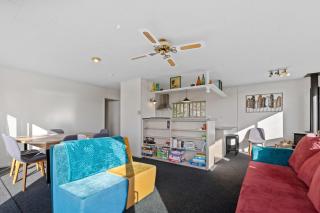 Serenity Lakehouse - Rotorua Holiday Home - 1